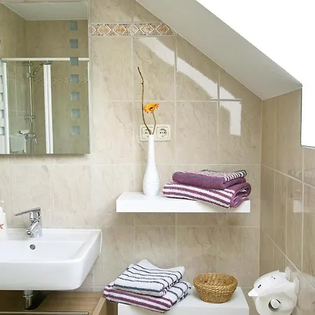 Maisonette Wohnung-schwaelbchen * Fuhlendorf (Mecklenburg-Vorpommern)